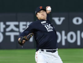 '프로 20년차' 류현진, 사직 '선발 무실점' 처음이라니... '2G 34점' 득점지원 대폭발에 함박웃음 [부산 현장인터뷰]