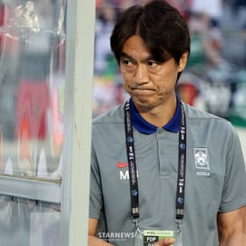 홍명보, 굴욕 패배에도 사과는 뒷전이었다 [용인 현장]