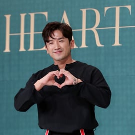신화 이민우, 깜짝 결혼 발표 "예비신부는 오랜 인연"