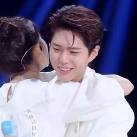 박보검, 아이유 깜짝 등장에 끝내 눈물..5개월 대장정 마무리