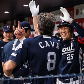 9·10위 맞대결서 두산 압도, 김윤하 17연패