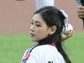 [포토] 베이비돈크라이 이현의 청순 시구