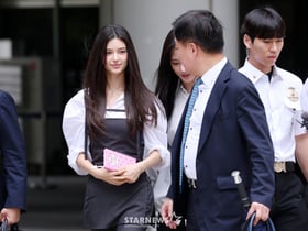 미소 보이는 뉴진스 다니엘[★포토]