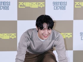 이신영 '극장으로 전력질주!'[★포토]