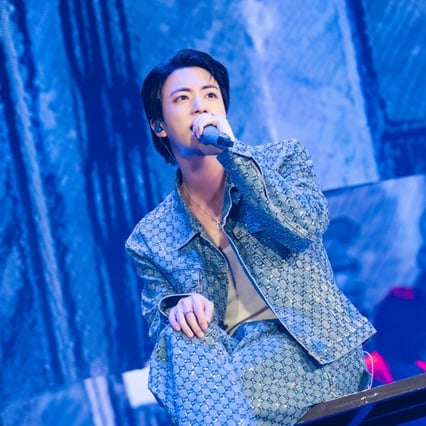 방탄소년단 진, 日 5대 스포츠지 1면 장식..K팝 솔로 최초