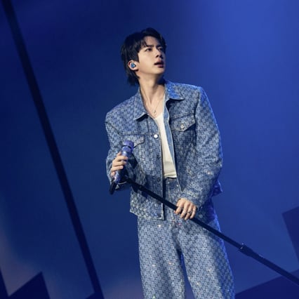 "경이로운 퍼포머"..방탄소년단 진, 외신도 감탄한 팬콘 투어