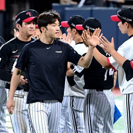 "박해민은 괜찮다고 한다" LG 천만다행, 업혀서 나간 캡틴 '이상 없다'... 사령탑도 함박웃음 [수원 현장]