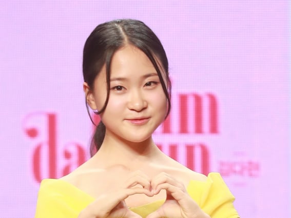 김다현, 뜨거운 인기..송가인·김태연 이어 스타랭킹 女 트롯 3위