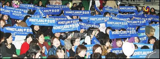 송승헌을 보기 위해 몰린 아시아 팬 ⓒ박성기 홍기원 기자