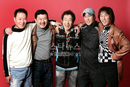 40대 동방신기. 왼쪽부터 시아영석, 믹키준진, 최강원영, 영웅용석, 유노정우. 사진=박성기 기자 musictok@