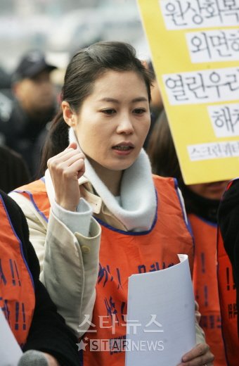 문소리.