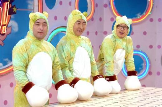 ↑일본 후지TV의 한 프로그램과 벌칙 의상과 방식이 비슷하다고 지적받은 SBS '일요일의 좋다-하자고'.