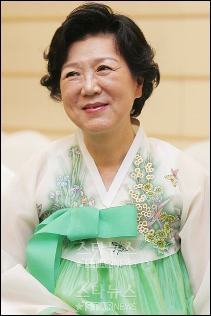 오는 17일 며느리와 함께 해외여행을 떠나는 방송인 송도순 ⓒ머니투데이 스타뉴스