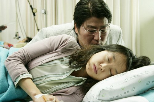제60회 칸 국제영화제에 앞서 프랑스와 그리스에 선판매된 '밀양'.
