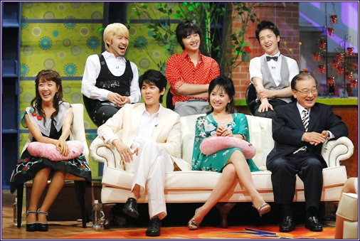 MBC '유재석 김원희의 놀러와'에 출연한 '거침없이 하이킥' 출연자들과 노홍철.