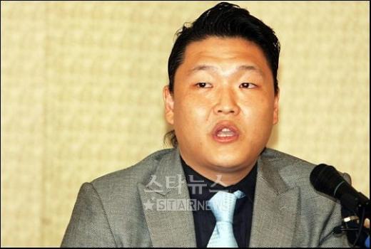 기자회견을 통해 심경을 밝히는 싸이 ⓒ김병관 기자
