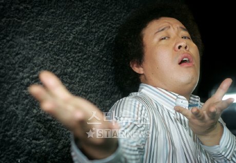 MBC '거침없이 하이킥'의 녹화 직후 극중 의상 그대로 인터뷰에 임한 정준하. 그는 현재 '거침없이 하이킥'과 '무한도전'으로 최고의 인기를 누리고 있다. ⓒ김병관기자 rainkimbk23@
