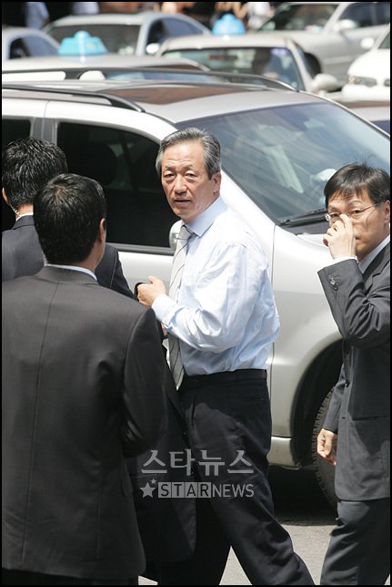 ↑박경림이 유학갈때 추천서를 써주기도 했다는 정몽준 대한축구협회장도 이날 하객으로 참석했다.
