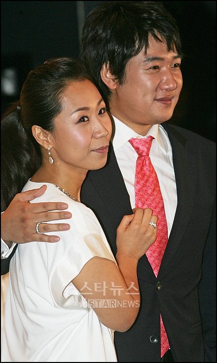 24일 결혼 발표 기자회견을 가진 안재환-정선희 커플. ⓒ사진=홍기원 기자
