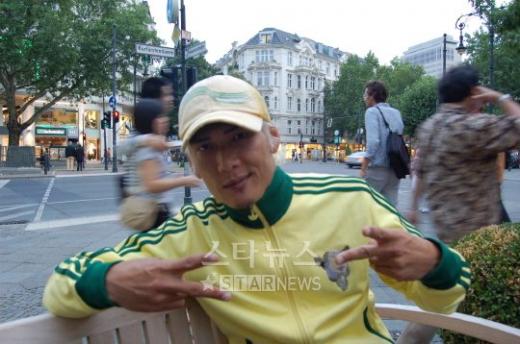 박준형과 노천카페에서 즉석 인터뷰를 가졌다. ⓒ베를린(독일)=김원겸 기자