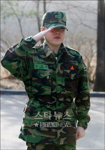 현재 군복무 중인 문희준