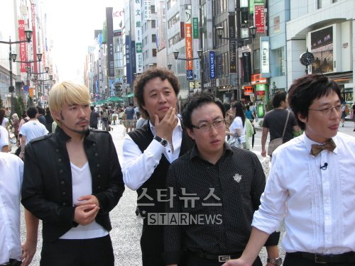 '무한도전-일본 특집' 편에서, 무한도전 멤버들과 긴자 촬영에 나섰던 정준하(왼쪽에서 2번째)