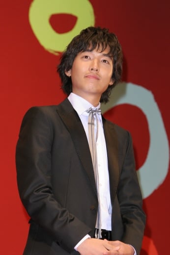 일본 도쿄국제영화제에서 열린 '별빛 속으로'의 무대인사에 참가한 정경호. 사진제공=사이더스HQ