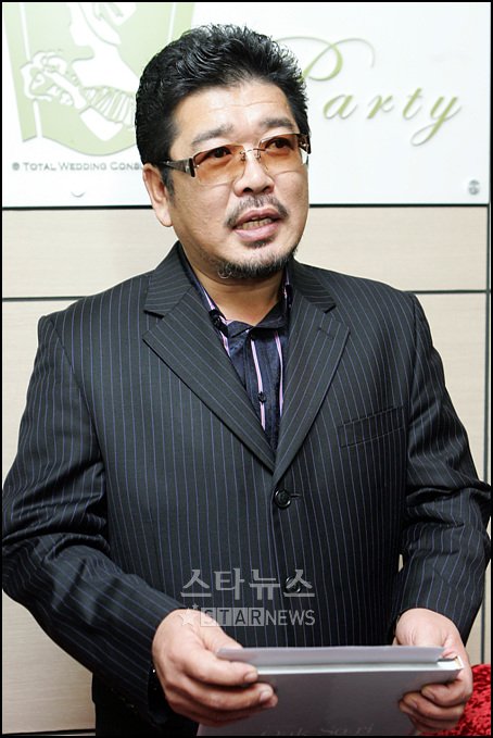 ↑파경을 맞은 탤런트 옥소리가 공동대표 겸 모델로 활동해온 웨딩컨설팅업체 웨딩파티 백종은 대표 ⓒ<임성균 기자 tjdrbs23@>