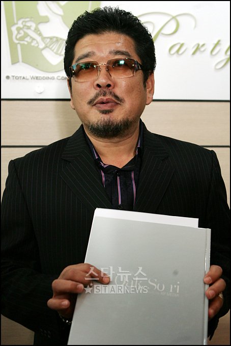 ↑파경을 맞은 탤런트 옥소리가 공동대표 겸 모델로 활동해온 웨딩컨설팅업체 웨딩파티 백종은 대표 ⓒ<임성균 기자 tjdrbs23@>