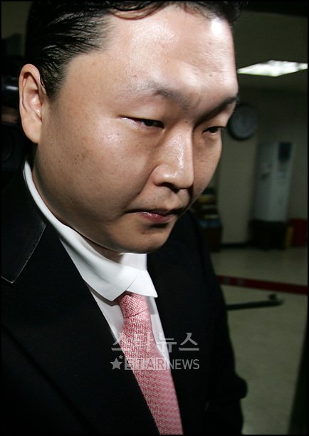 행정법원에 출석한 싸이 ⓒ임성균 기자 tjdrbs23@