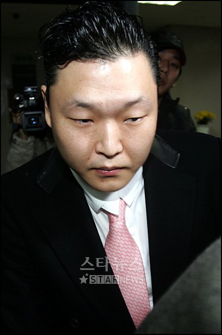 서울행정법원에 출석한 싸이 ⓒ임성균 기자 tjdrbs23@