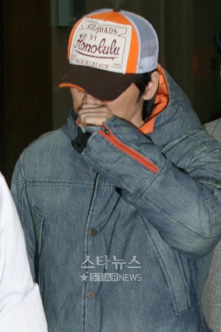 지난 8일 간통협의로 일산경찰서에 조사를 받으러온 정씨 ⓒ홍봉진 인턴기자