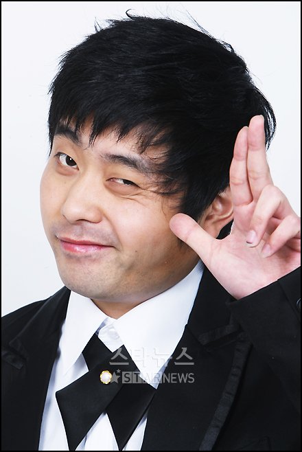 KBS 2TV '개그콘서트'의 '버퍼링스' 코너로 인기 급상승중인 개그맨 안윤상 ⓒ홍기원 기자 xanadu@