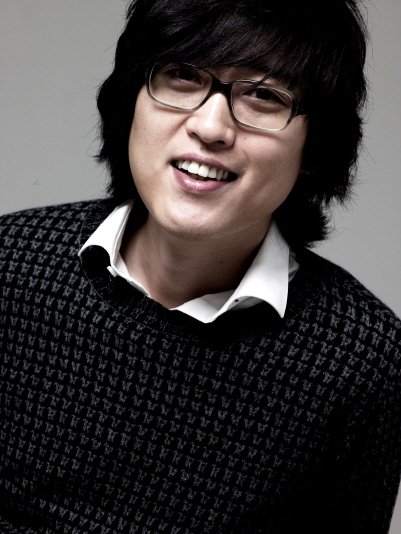 약 4년만에 5집 'Monologue'를 발표한 김동률 ⓒ뮤직팜 제공