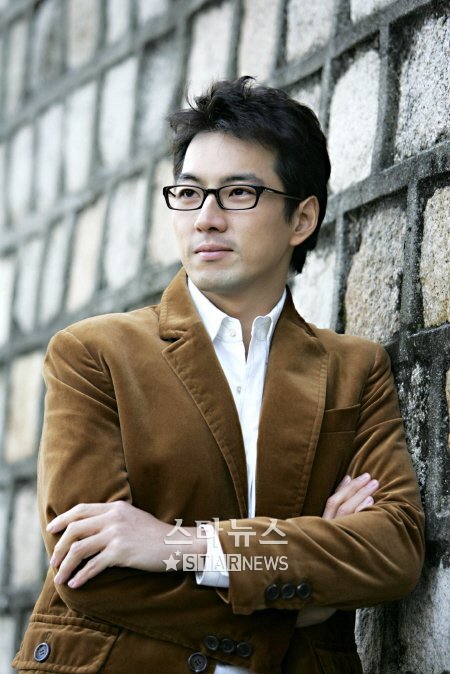 프리랜서 여기자 김 모씨와의 폭행시비 관련 검찰에서 거짓말탐지기 조사를 받은 배우 송일국 ⓒ머니투데이 스타뉴스