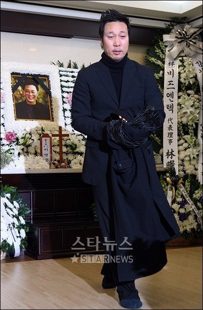 지난 14일 고인의 빈소를 찾았던 이문세 ⓒ이명근 기자