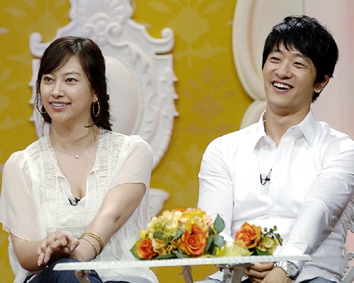 ↑MBC '우리 결혼했어요'에서 커플로 활약중인 신애와 알렉스.<사진제공=iMBC>