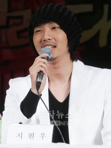 배우 겸 그룹 더넛츠 멤버 지현우