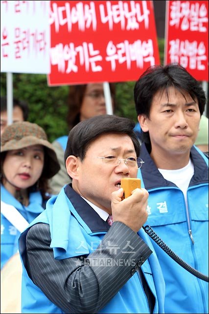 ↑MBC를 상대로 파업에 돌입한 한예조의 개그맨 엄용수