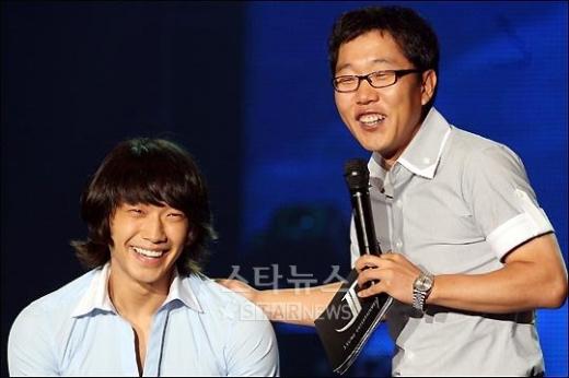 비와 김제동 ⓒ홍봉진 기자