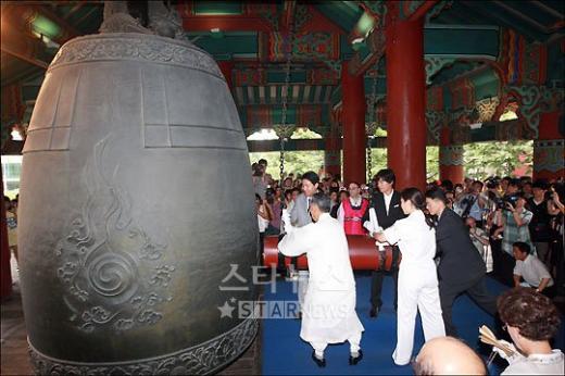 ↑ 탤런트 이서진과 오세훈 서울 시장.