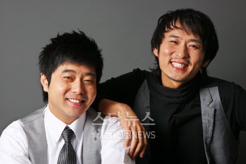 정규 1집 앨범 '인트로'로 가수 활동을 앞둔 '버퍼링스' 안윤상(왼쪽)과 레이(엄경천) ⓒ이명근 기자 qwe123@