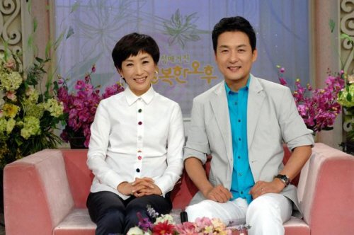 KBS 2TV '감성매거진 행복한 오후'의 진행자 왕영은, 김홍성 아나운서 <사진출처=KBS>