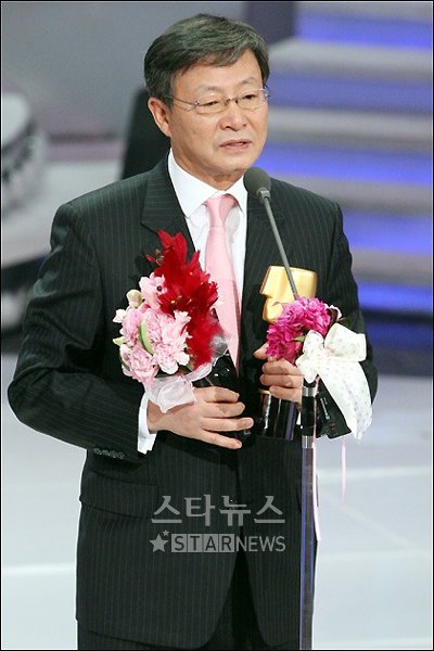 KBS 2TV주말극 '엄마가 뿔났다'의 제작사 삼화 프로덕션 신현택 회장 ⓒ홍봉진 기자