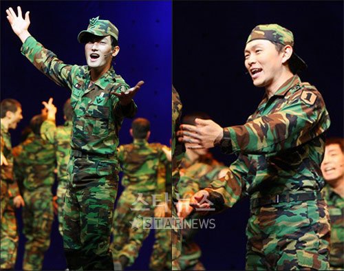 뮤지컬 '마인' 공연 중인 강타(왼쪽)과 양동근 ⓒ이명근 기자