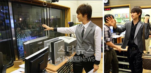 KBS 쿨FM '슈퍼주니어의 키스 더 라디오'에 출연해 팬들에게 인사하는 동해와 DJ 은혁 ⓒ이명근 기자