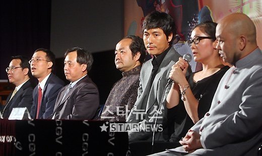 '2009 중국영화제' 개막식에 참석한 중국 방문단과 배우 정우성 ⓒ홍봉진 기자