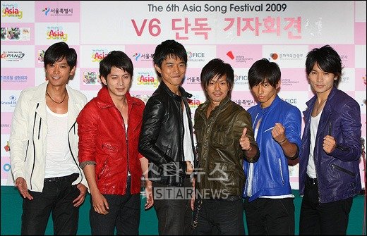 V6의 사카모토 마사유키, 오카다 준이치, 이노하라 요시히코, 모리타 고, 미야케 켄, 나가노 히로시(왼쪽부터) ⓒ사진=이명근 기자 qwe123@