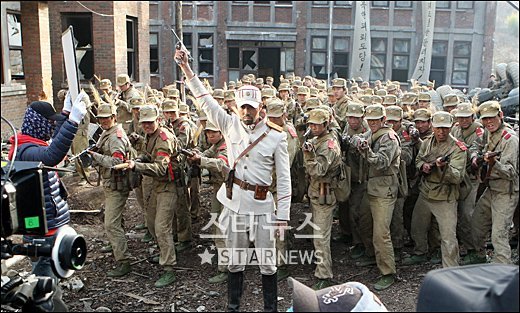 북한군을 이끄는 차승원 ⓒ 이동훈 기자