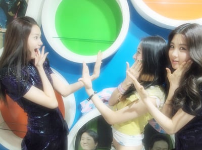 윤아(좌)크리스탈(중)서현(우) <사진출처=크리스탈 미투데이>